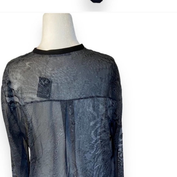 Tahari Long Sheer Blouse Snakeskin Black Gray Print Button Down Top - Picture 6 of 12